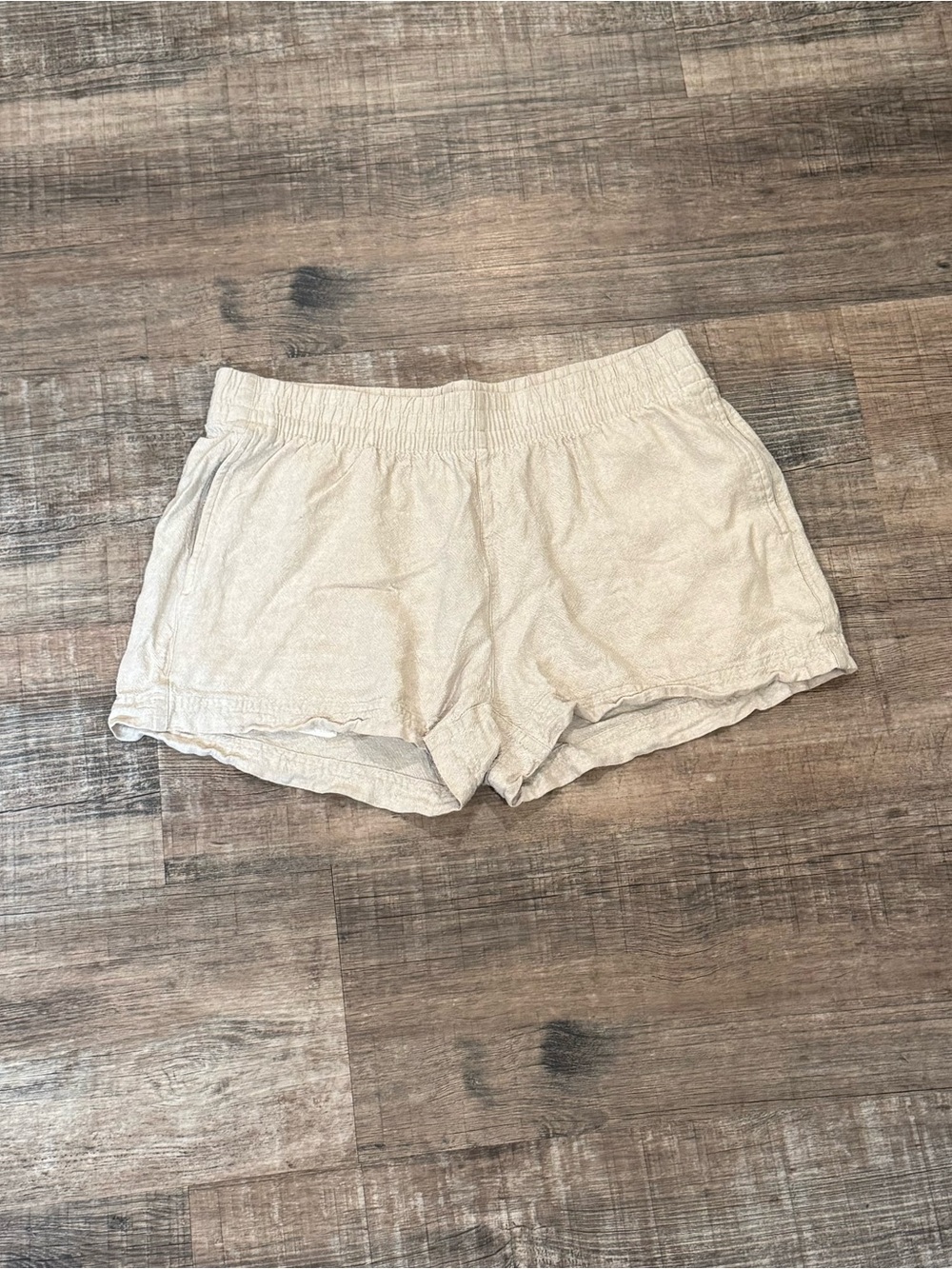 Old Navy Women’s Linen Blend Shorts - Size Large